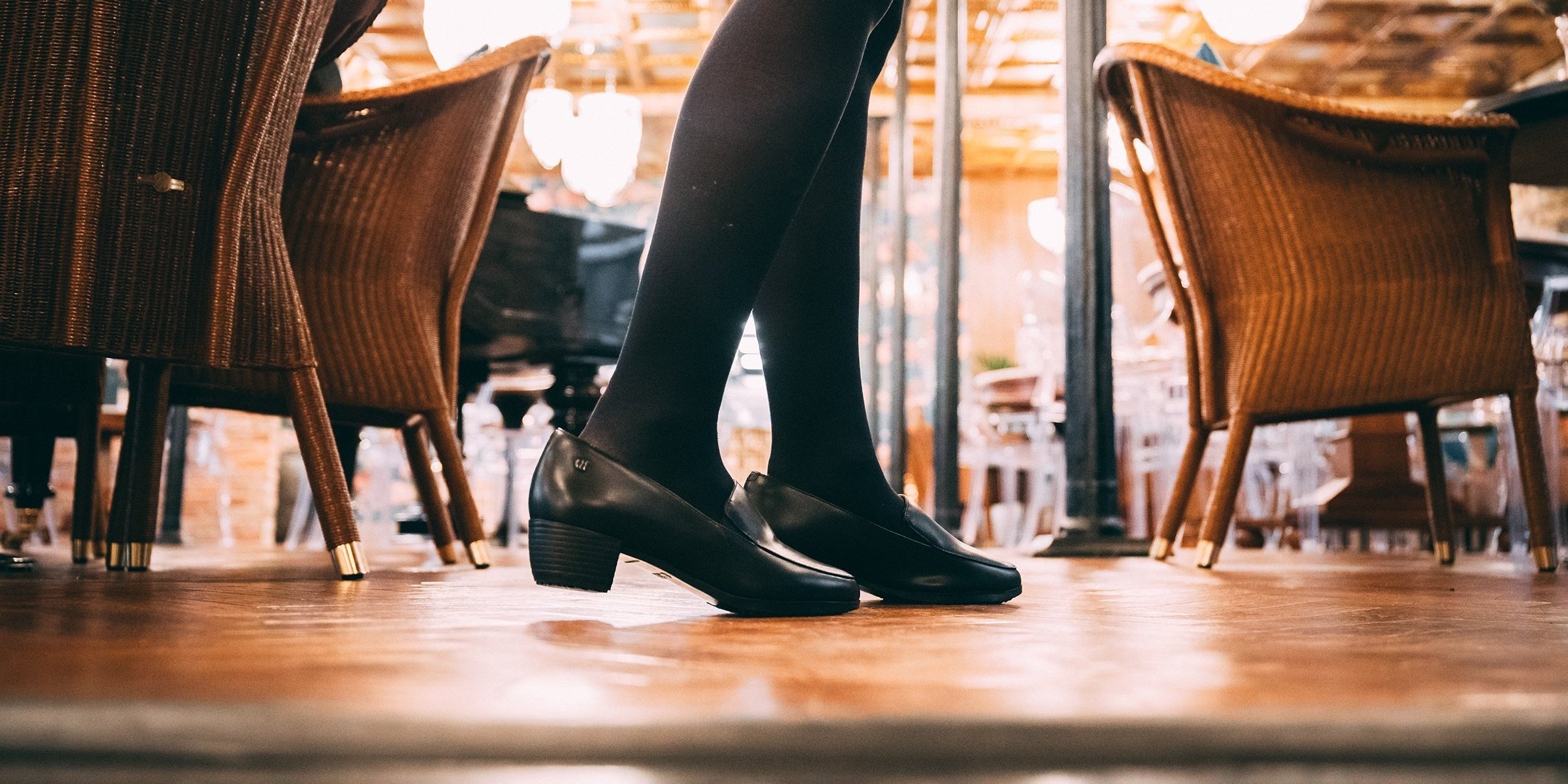 List of 6 Best Shoes For Waitressing In 2022